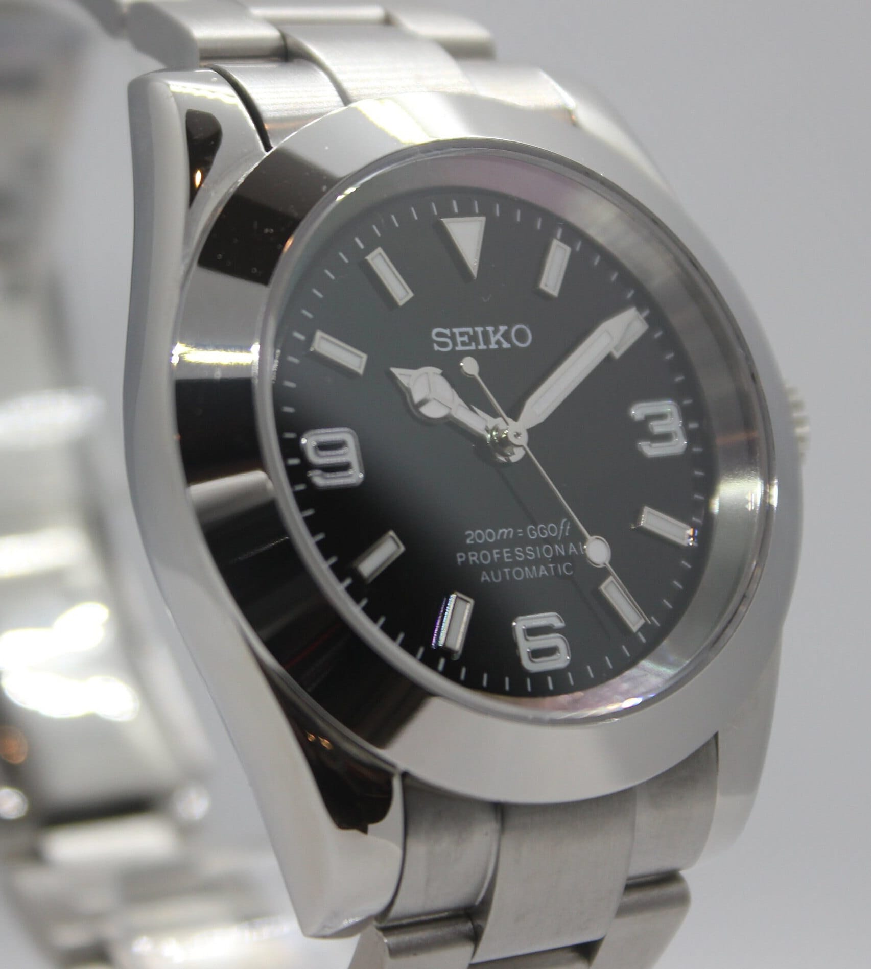 Men's 39MM Seiko Mod Watch, Explorer style, Black Dial and Smooth Bezel,  Sapphire Crystal, Oyster Bracelet