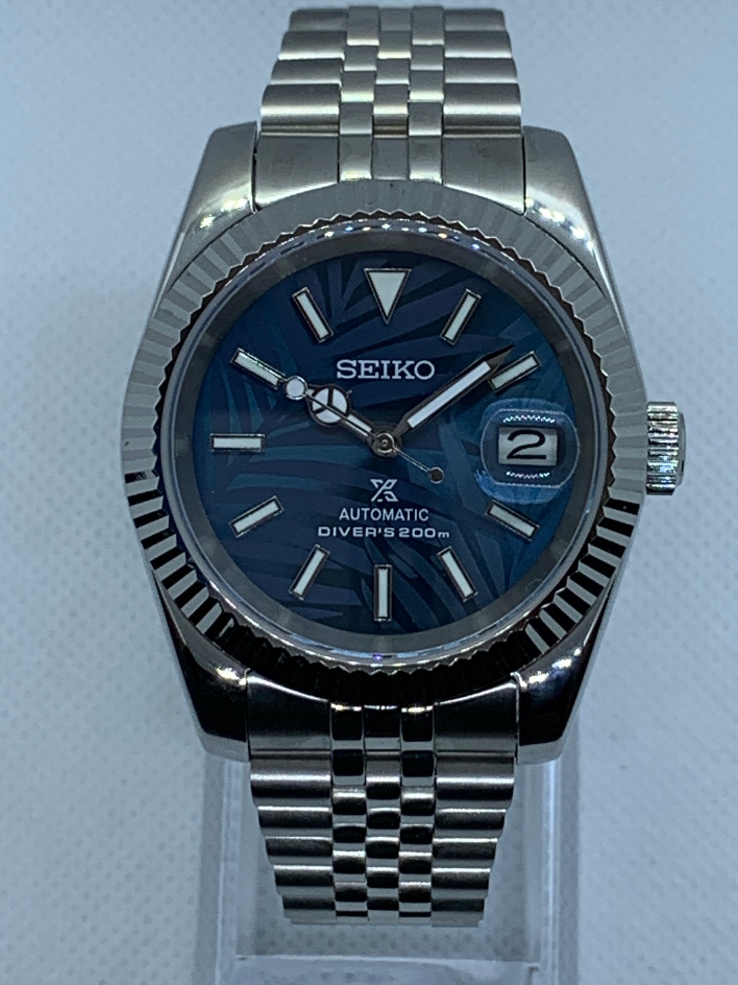 Men's 40MM Seiko Mod Watch, Blue Palm dial with fluted bezel, Sapphire Crystal, Jubilee Bracelet