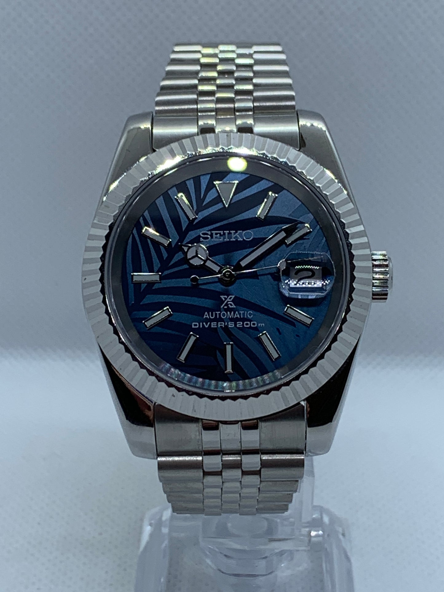 Men's 40MM Seiko Mod Watch, Blue Palm dial with fluted bezel, Sapphire Crystal, Jubilee Bracelet