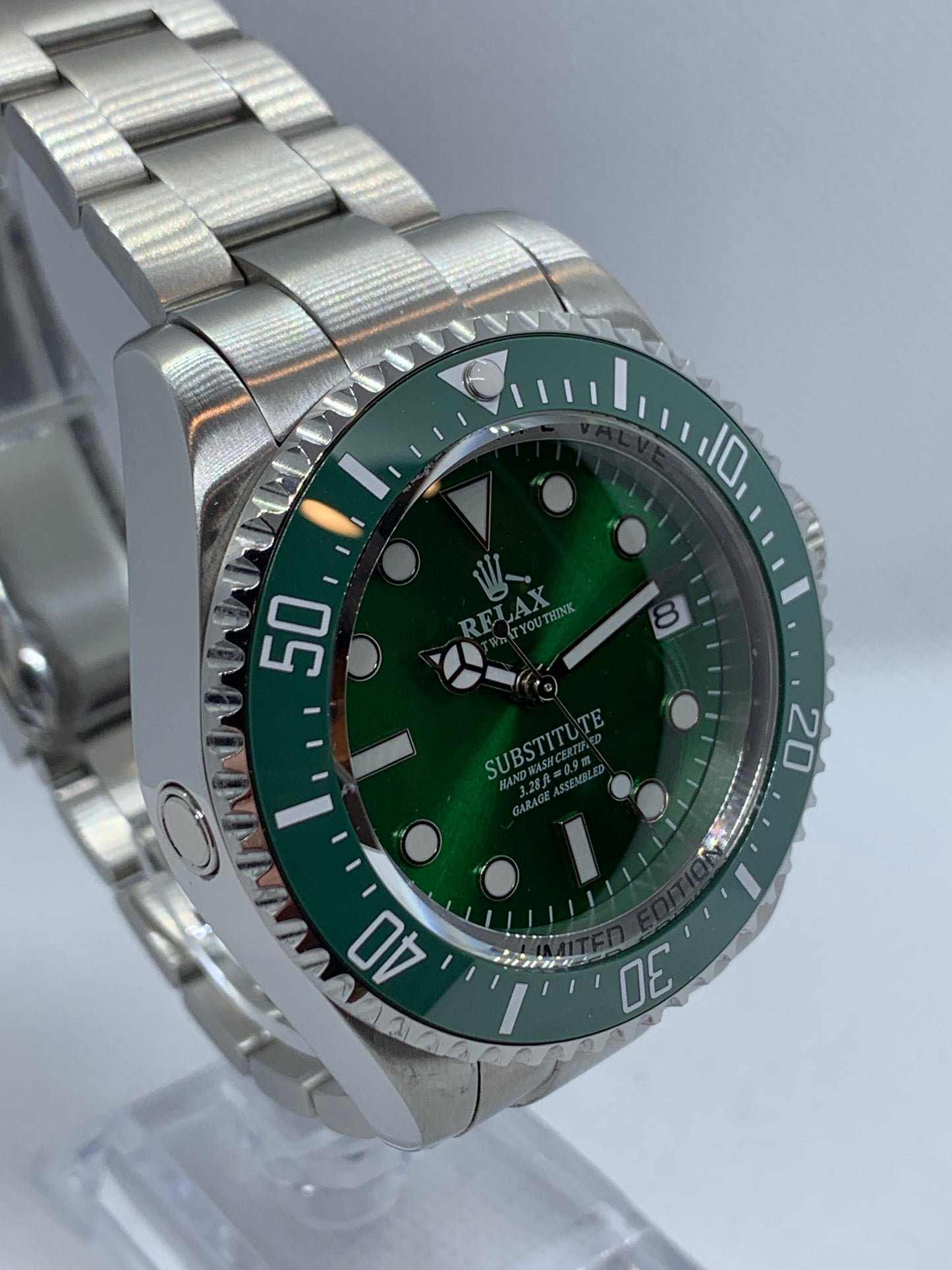 Men's 43MM Relax Hulk Watch, Seiko NH35A Automatic Movement, Green Sunburst Relax Dial, Sapphire Crystal