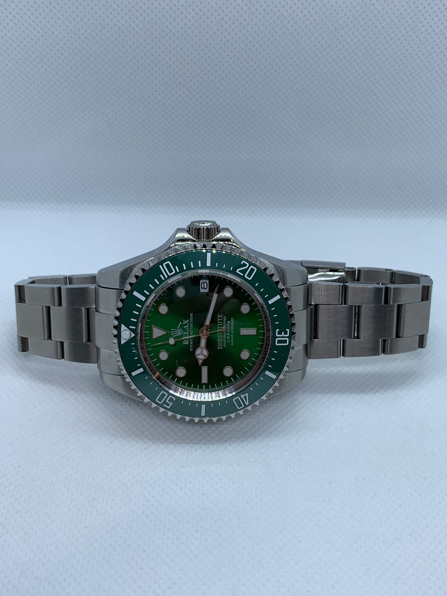 Men's 43MM Relax Hulk Watch, Seiko NH35A Automatic Movement, Green Sunburst Relax Dial, Sapphire Crystal