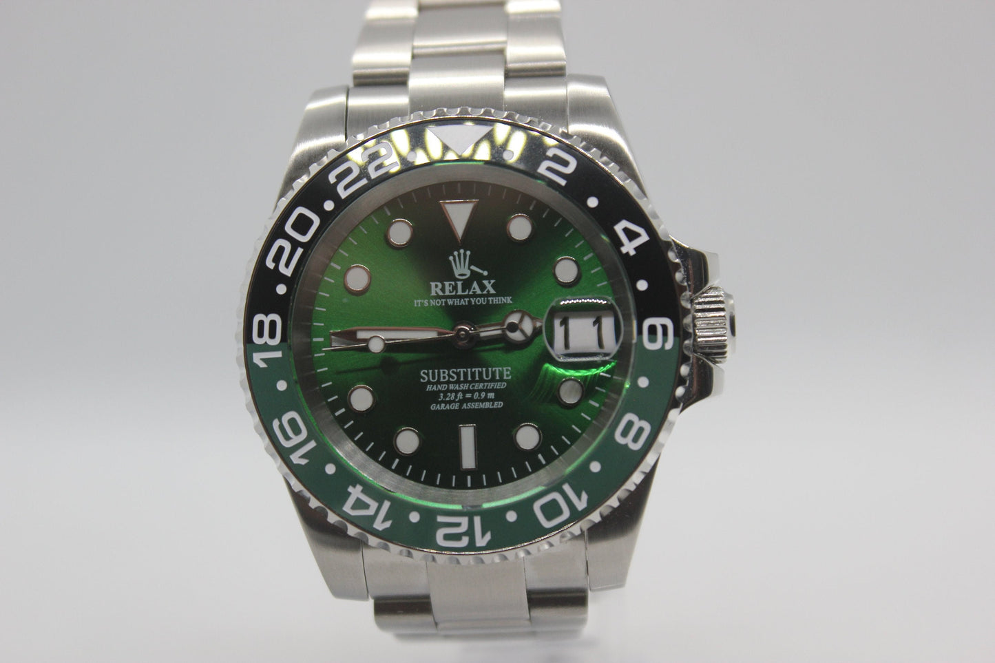 Mens 40MM Custom Watch, Seiko NH35A Automatic Movement, Green Sunburst Relax Dial, Sapphire Crystal