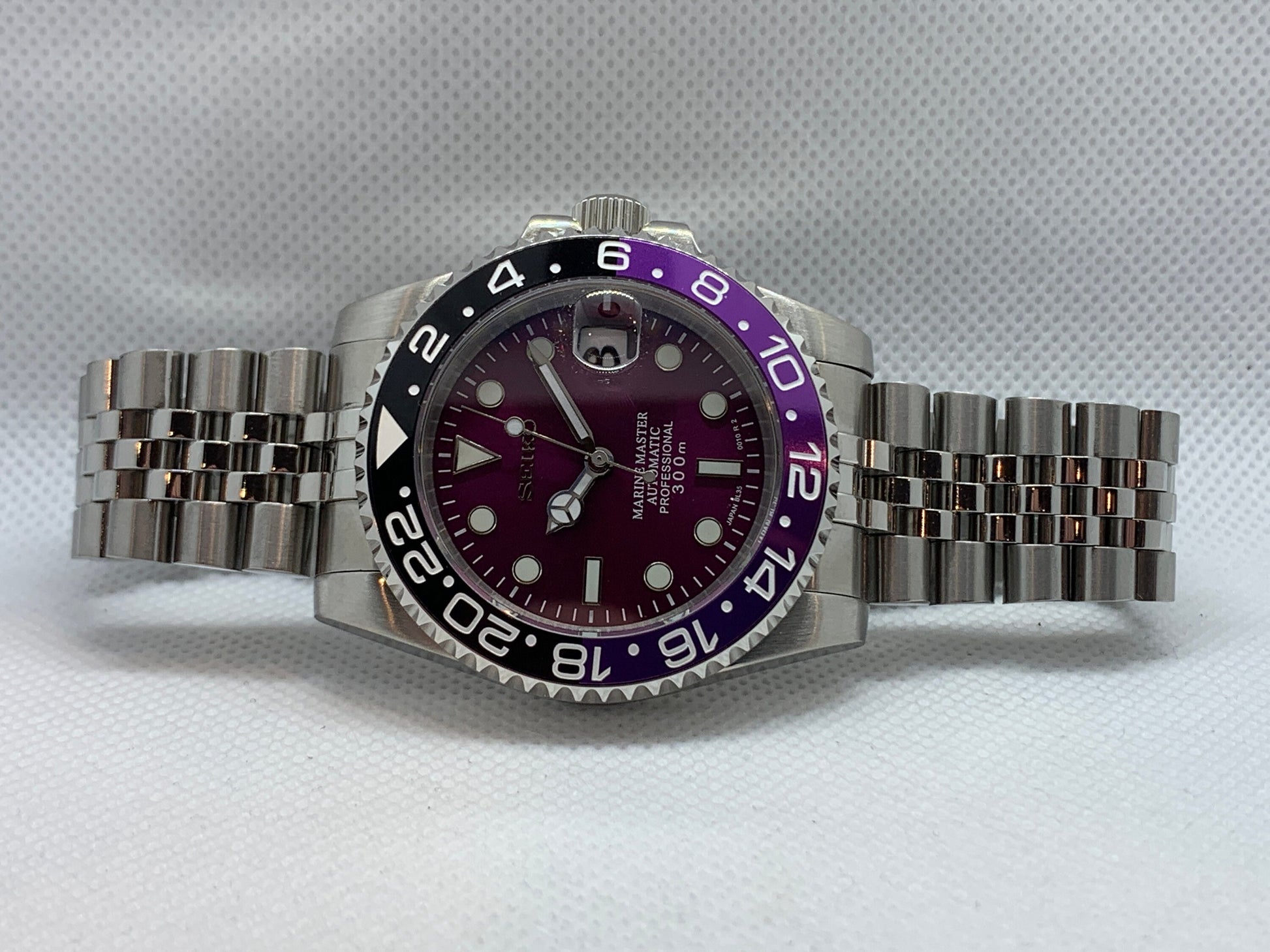 Epic Watches - Custom 40MM Seiko Mod Watch, GMT style, Purple Sunburst Dial with Purple and Black Bezel, Sapphire Crystal, Jubilee Bracelet