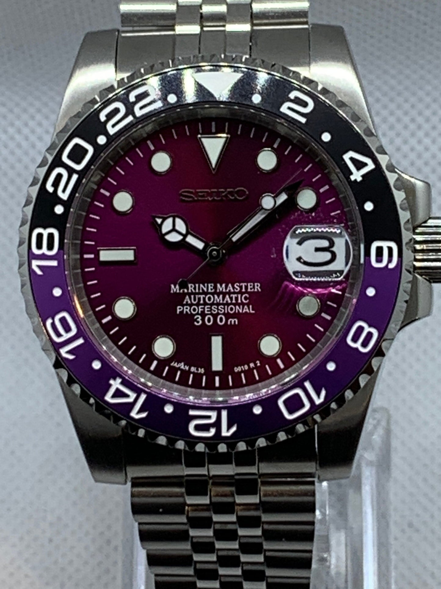 Epic Watches - Custom 40MM Seiko Mod Watch, GMT style, Purple Sunburst Dial with Purple and Black Bezel, Sapphire Crystal, Jubilee Bracelet