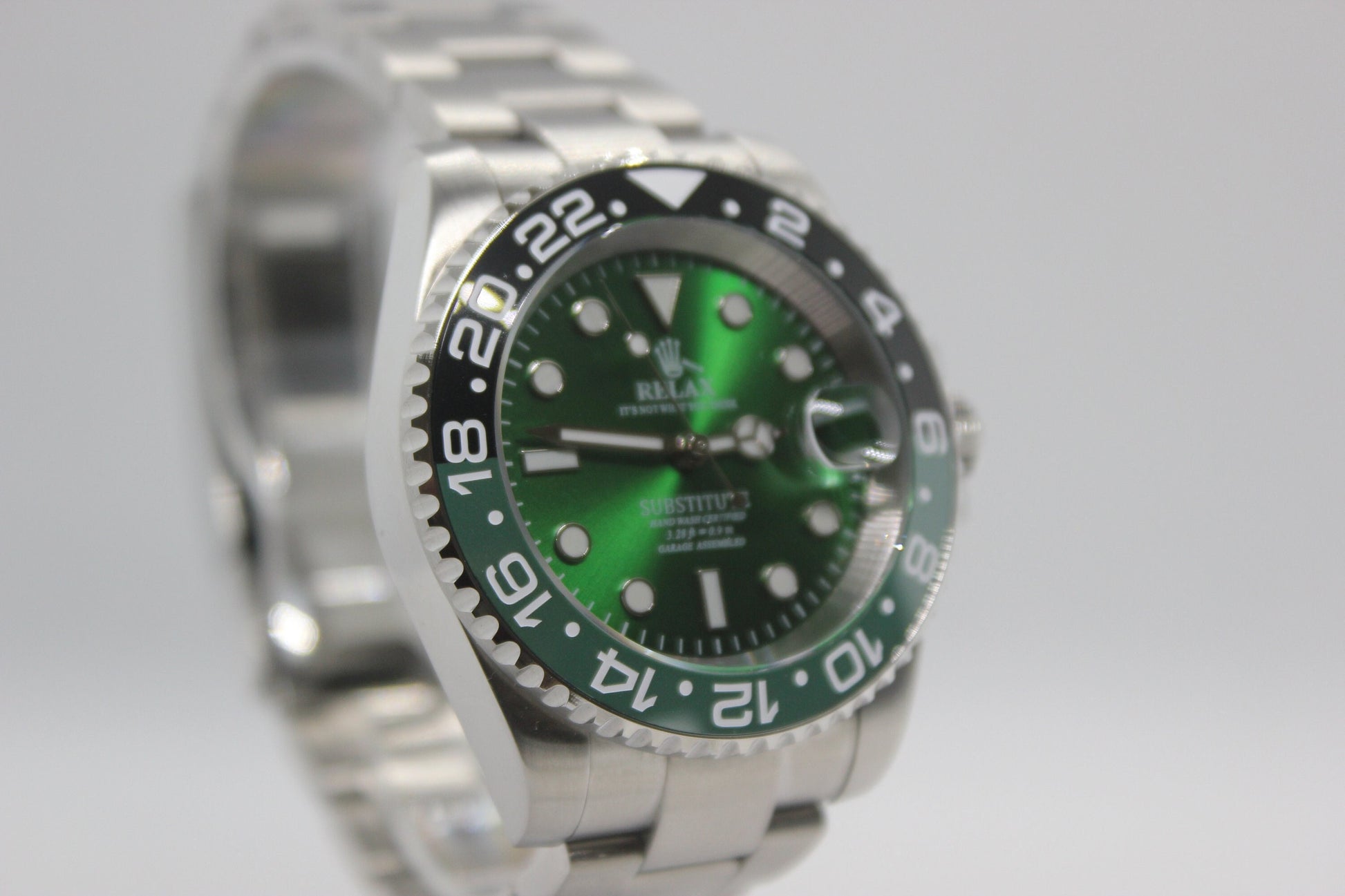 Mens 40MM Custom Watch, Seiko NH35A Automatic Movement, Green Sunburst Relax Dial, Sapphire Crystal